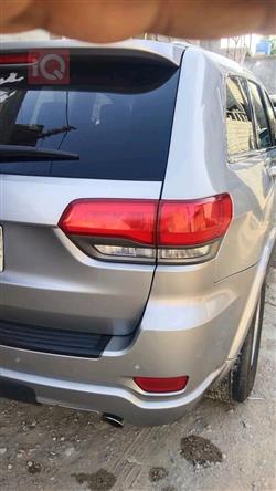 جیپ گراند شیرۆکی